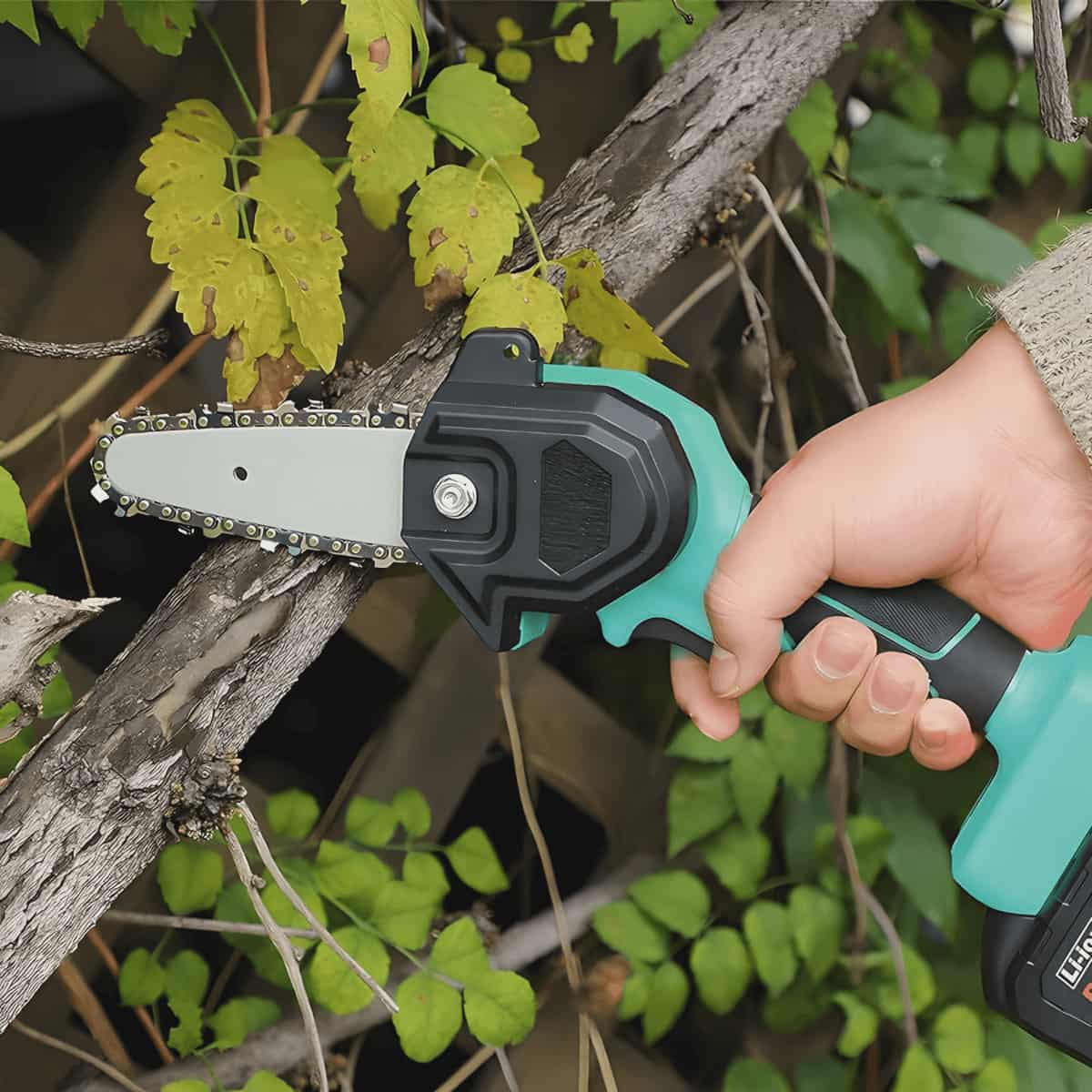 CRNI PETAK- MOĆNA ELEKTRIČNA PILA ZA DRVA