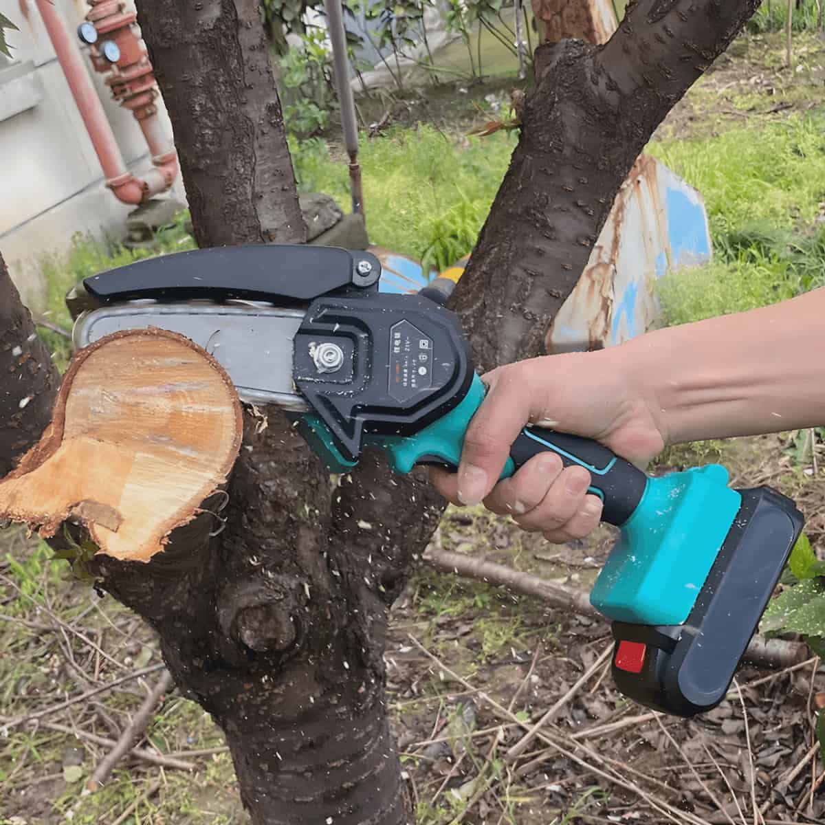 CRNI PETAK- MOĆNA ELEKTRIČNA PILA ZA DRVA